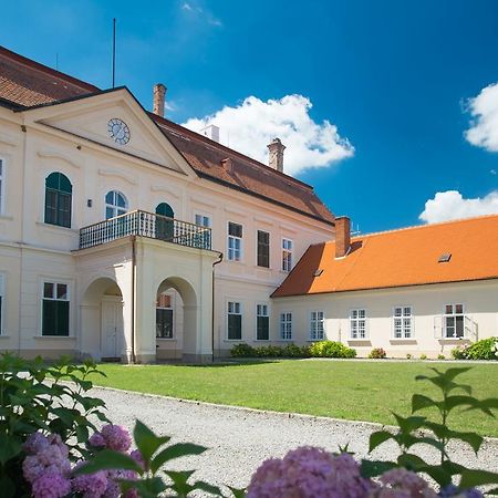 Zámek Dukovany Hotel Exterior foto
